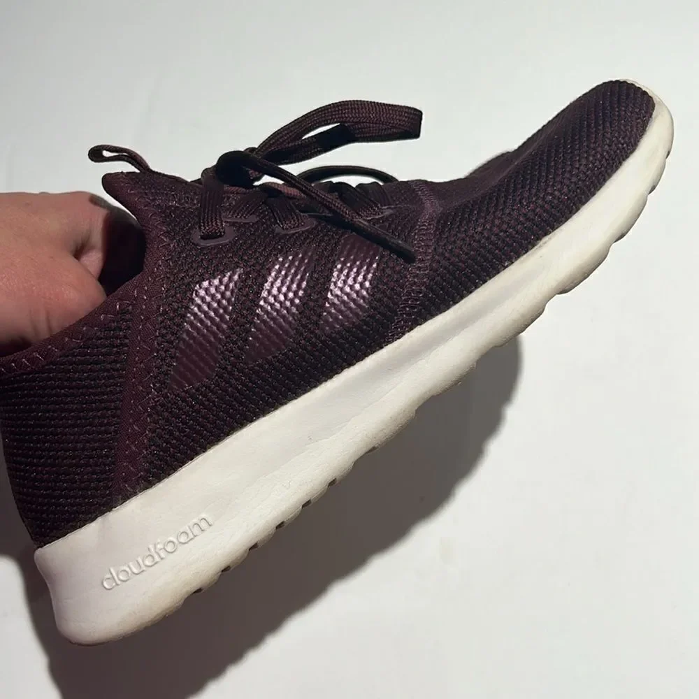 Adidas CLOUDFOAM Burgundy Tennis Shoe‎ Size 6.  B60